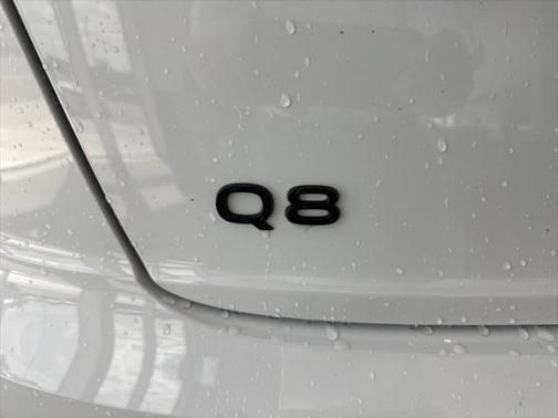 2024 Audi Q8 55 Premium Plus