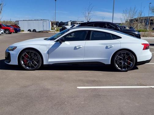 2025 Audi RS e-tron GT performance