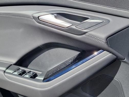 2025 Audi Q6 e-tron Premium quattro