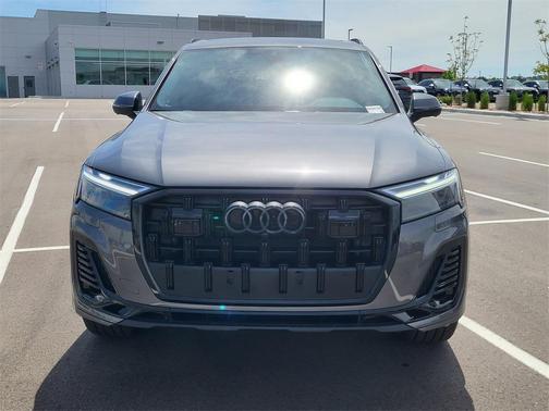 2025 Audi Q7 55 Premium Plus