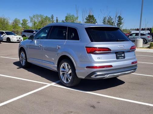 2022 Audi Q7 55 Premium Plus