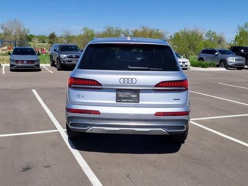 2022 Audi Q7 55 Premium Plus