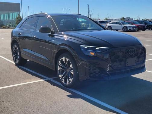 2025 Audi Q8 55 Premium Plus