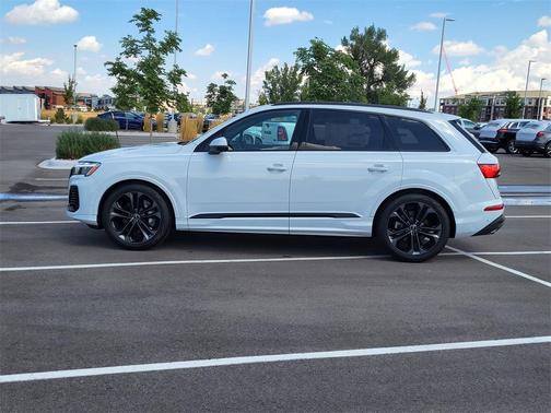 2025 Audi Q7 55 Premium Plus