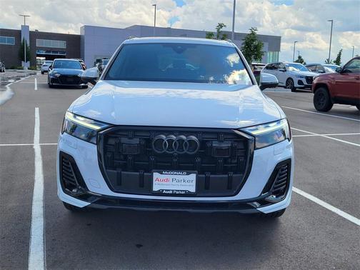 2025 Audi Q7 55 Premium Plus