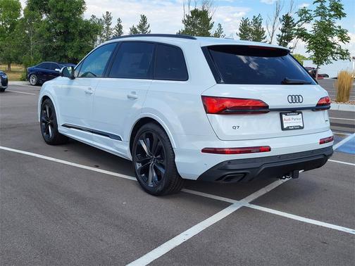 2025 Audi Q7 55 Premium Plus
