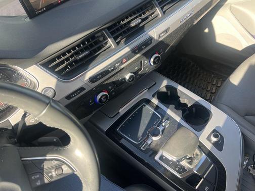 Black 2018 Audi Q7 2.0T Premium