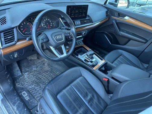 2023 Audi Q5 45 S line Premium