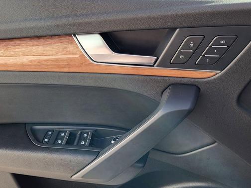 2023 Audi Q5 45 S line Premium