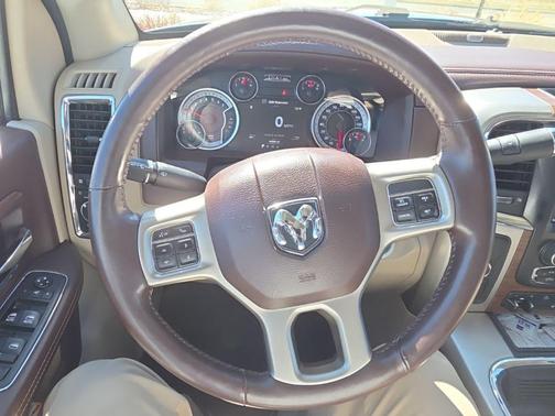 2018 RAM 2500 Laramie Crew Cab 4x4 6'4' Box