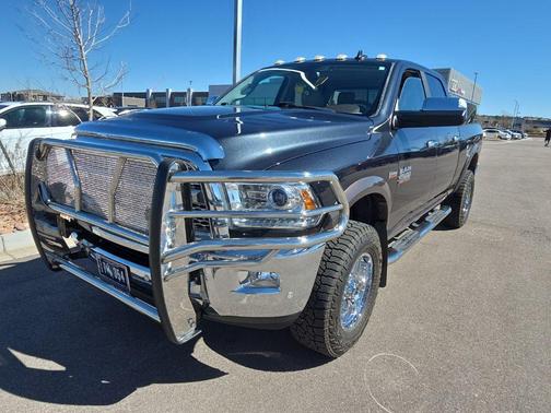 2018 RAM 2500 Laramie Crew Cab 4x4 6'4' Box