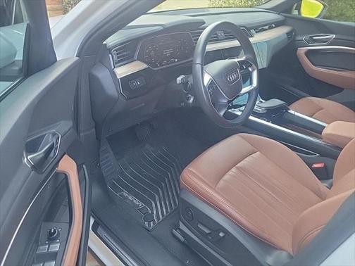 2024 Audi Q8 e-tron Premium Plus