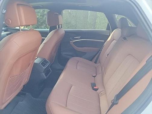 2024 Audi Q8 e-tron Premium Plus