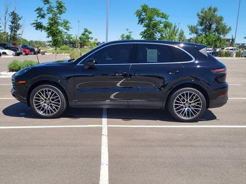 2023 Porsche Cayenne Platinum Edition
