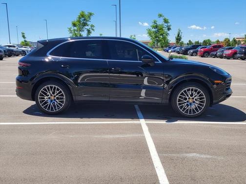 2023 Porsche Cayenne Platinum Edition