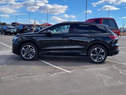 2024 Audi Q4 e-tron Premium 50 quattro