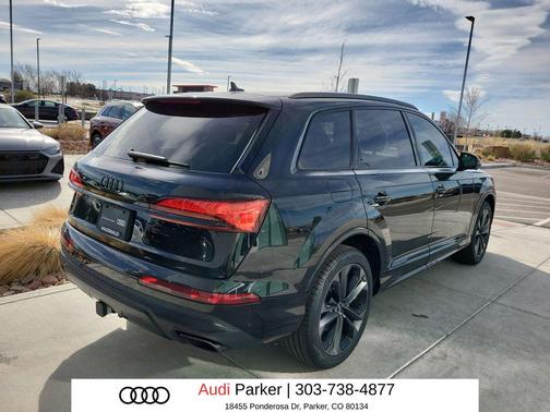 Mythos Black Metallic 2025 Audi Q7 55 Premium Plus