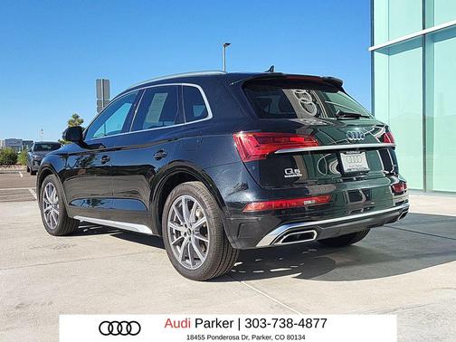Mythos Black Metallic 2023 Audi Q5 e 55 S line Prestige