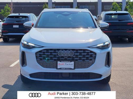 Glacier White Metallic 2025 Audi Q5 Premium TFSI quattro S tronic