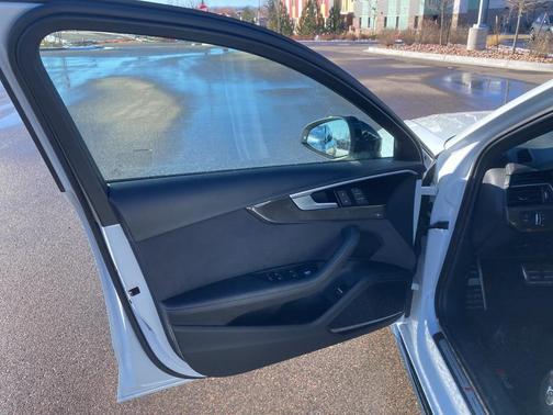 2023 Audi S4 Premium Plus TFSI quattro Tiptronic