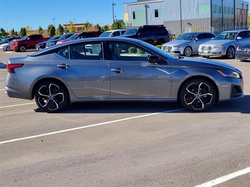 2023 Nissan Altima SR FWD