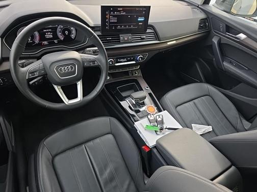 2023 Audi Q5 45 S line Premium Plus