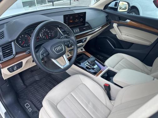 2023 Audi Q5 45 S line Premium