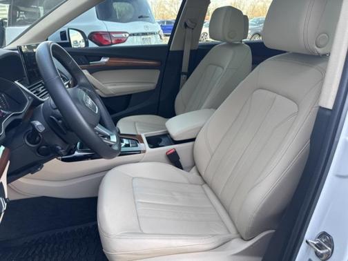 2023 Audi Q5 45 S line Premium