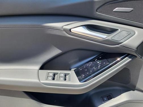 2025 Audi Q6 e-tron Premium Plus quattro