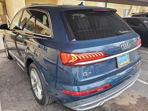 2022 Audi Q7 45 Premium