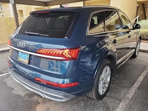 2022 Audi Q7 45 Premium