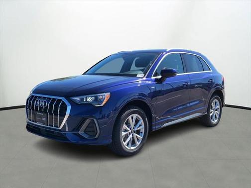 2022 Audi Q3 45 S line Premium