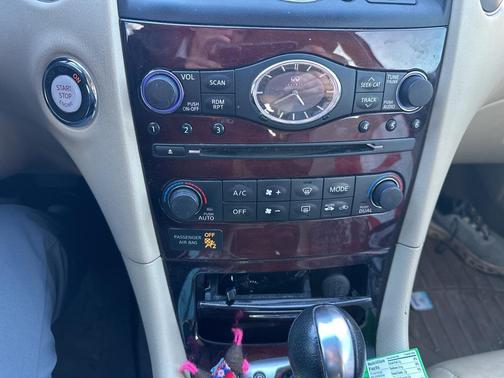 2016 INFINITI QX50 Base