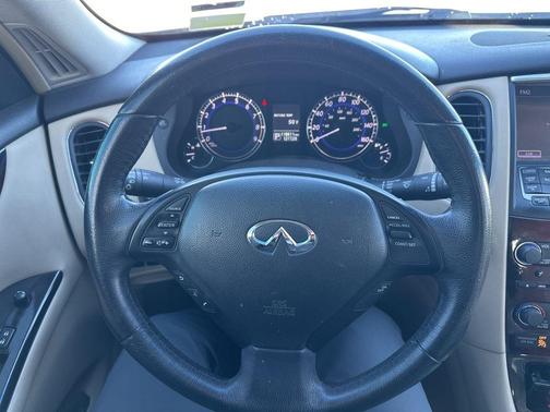 2016 INFINITI QX50 Base
