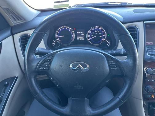2016 INFINITI QX50 Base