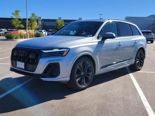 2025 Audi Q7 55 Premium Plus