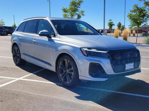 2025 Audi Q7 55 Premium Plus