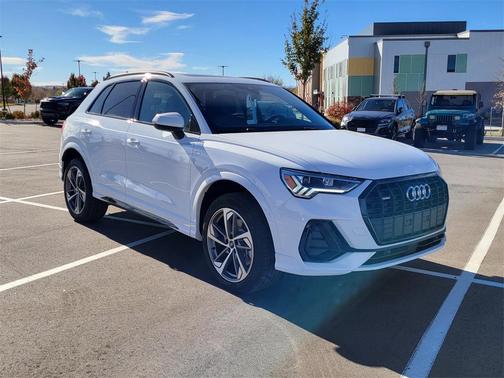 2025 Audi Q3 Premium 45 TFSI S line quattro Tiptronic