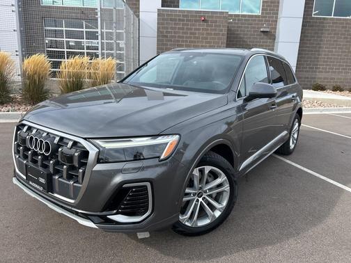 2025 Audi Q7 55 Premium Plus