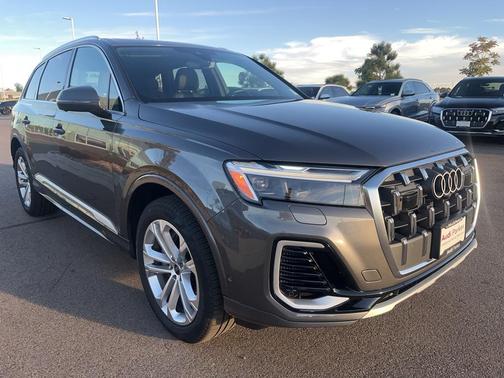 2025 Audi Q7 55 Premium Plus