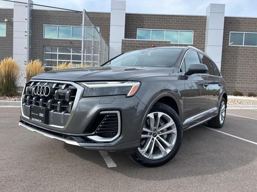 2025 Audi Q7 55 Premium Plus