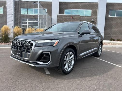 2025 Audi Q7 55 Premium Plus
