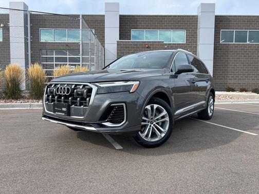 2025 Audi Q7 55 Premium Plus