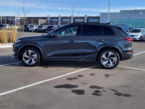 2025 Audi Q6 e-tron Premium Plus quattro