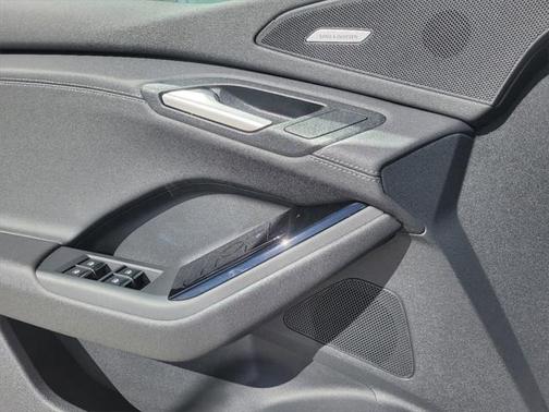 2025 Audi Q6 e-tron Premium Plus quattro