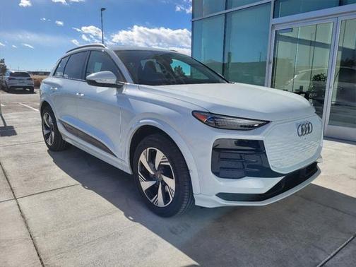 2025 Audi Q6 e-tron Premium Plus quattro
