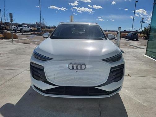 2025 Audi Q6 e-tron Premium Plus quattro