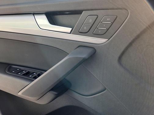 2025 Audi Q5 45 S line Premium