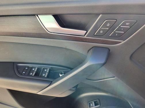 2023 Audi Q5 45 S line Premium