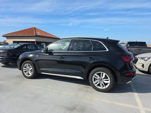 2023 Audi Q5 45 S line Premium